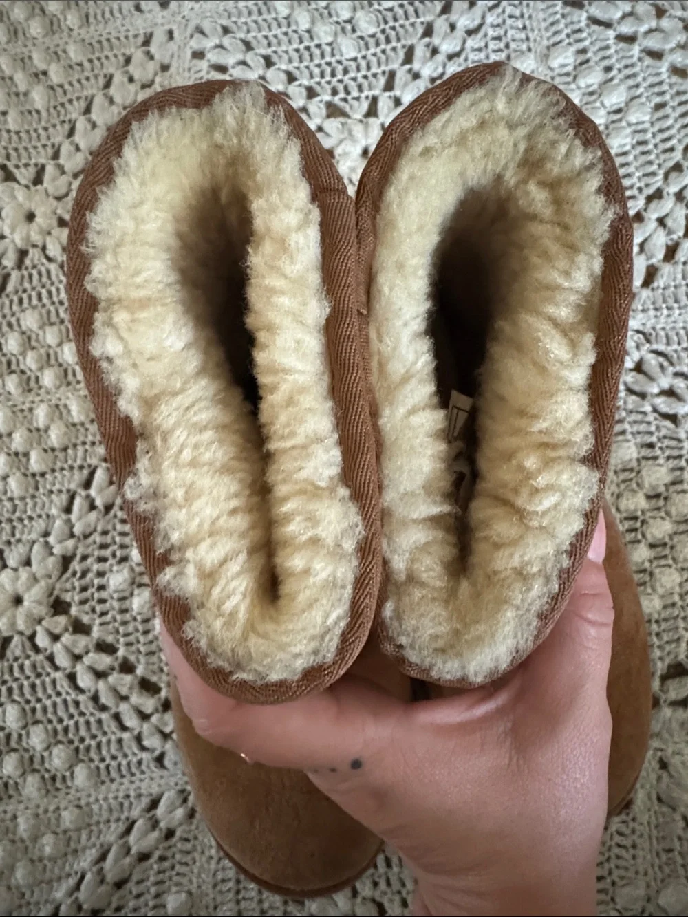 UGG‎ Classic Short Suede Boots - Chestnut